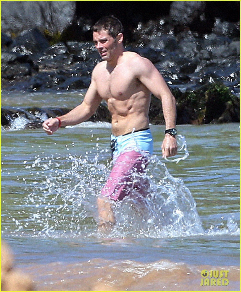 shirtless james marsden shows ripped body in hawaii 193131790. 