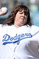 melissa mccarthy first pitch la dodgers game 01