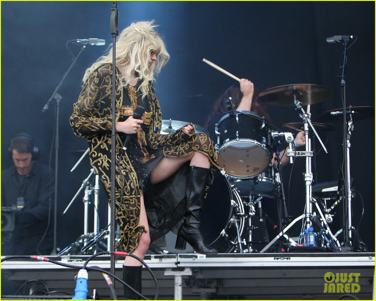 Taylor Momsen Debuts The Pretty Reckless' 'Messed Up World' Video