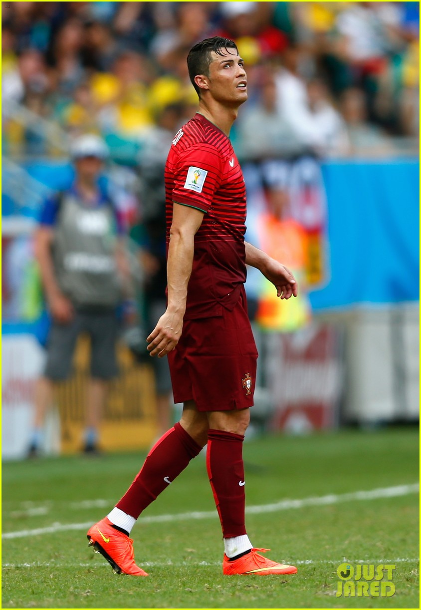 Photo cristiano ronaldo injured world cup 05 Photo 3138060 Just