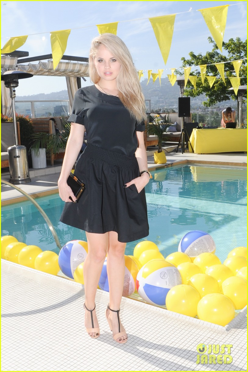 Emmy Rossum & Zoey Deutch Have a 'Beautiful' Reunion at Kate Spade