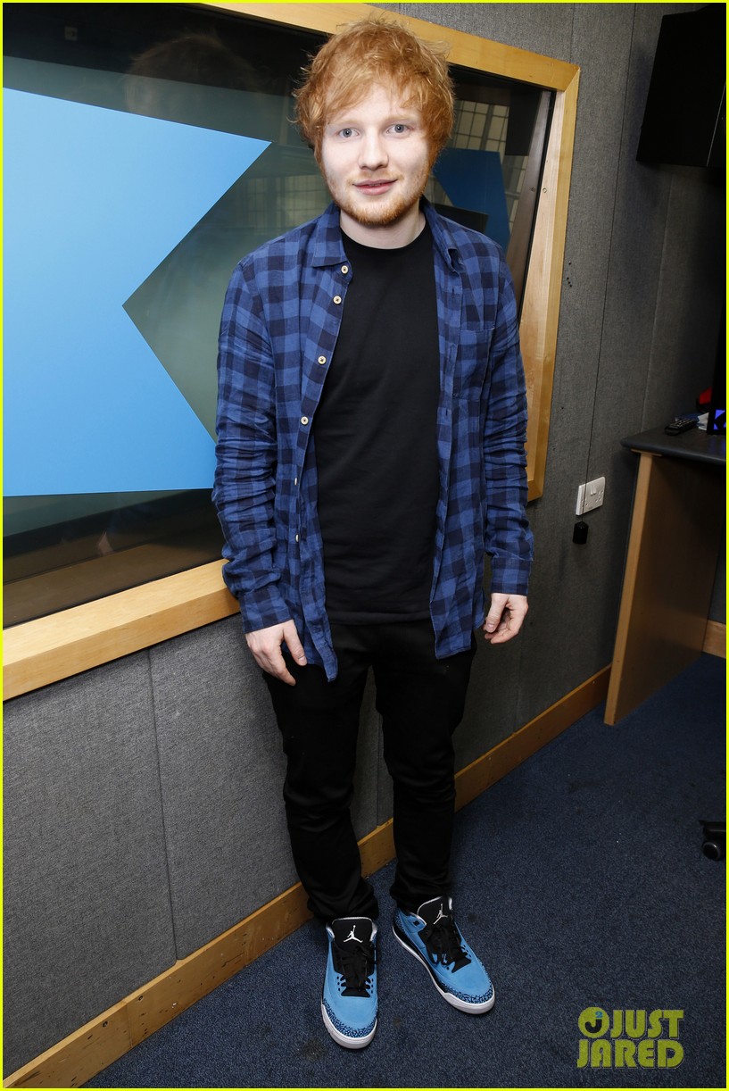 Ed Sheeran Covers Sam Smith S Stay With Me It S A Must See Photo 3129304 Ed Sheeran Sam Smith Pictures Just Jared