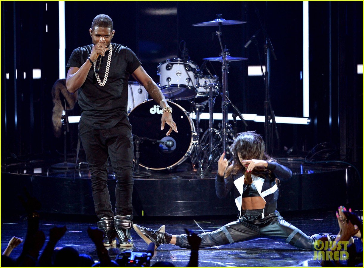 Usher Performs Medley of His Hits at BET Awards 2014! (Video) Photo