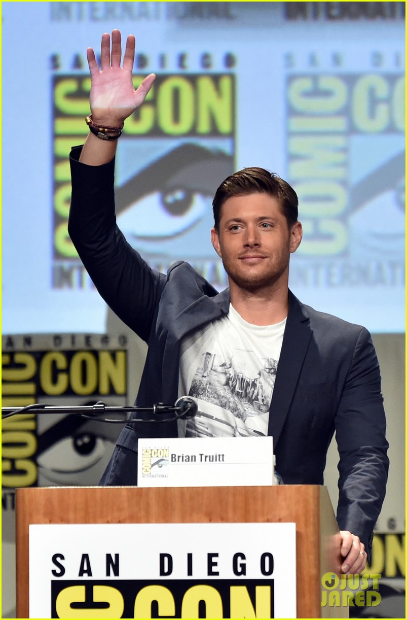 Jensen Ackles & Jared Padalecki Greet Fans at ComicCon! Photo 3165277