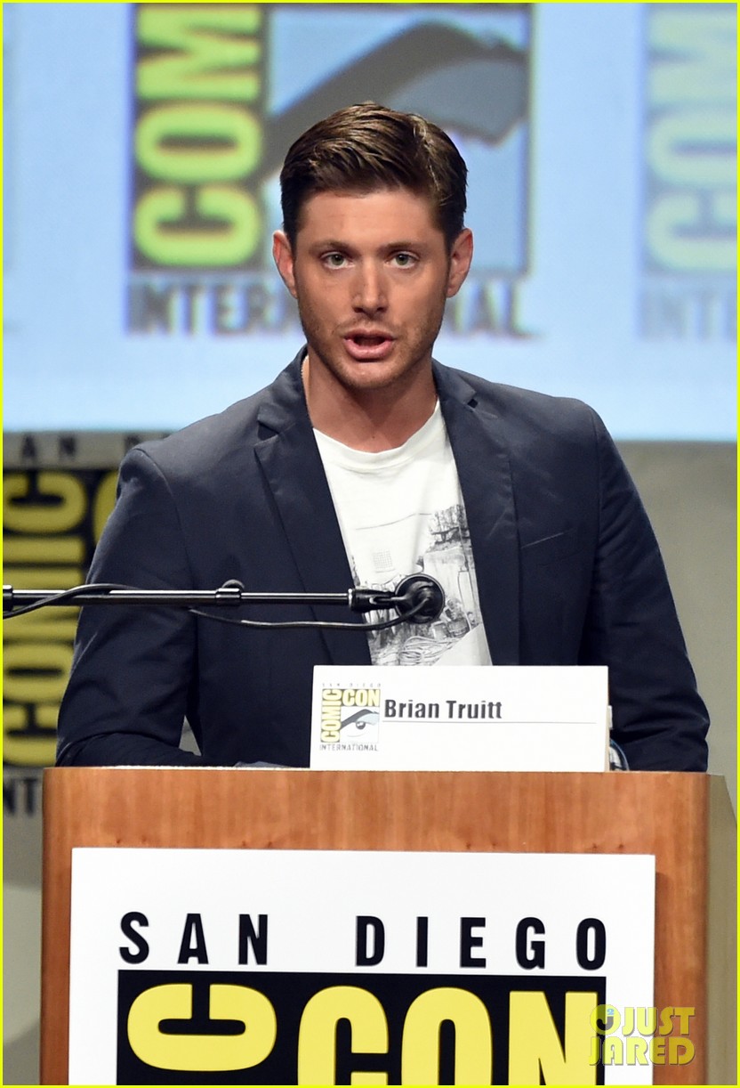 Jensen Ackles & Jared Padalecki Greet Fans at ComicCon! Photo 3165286