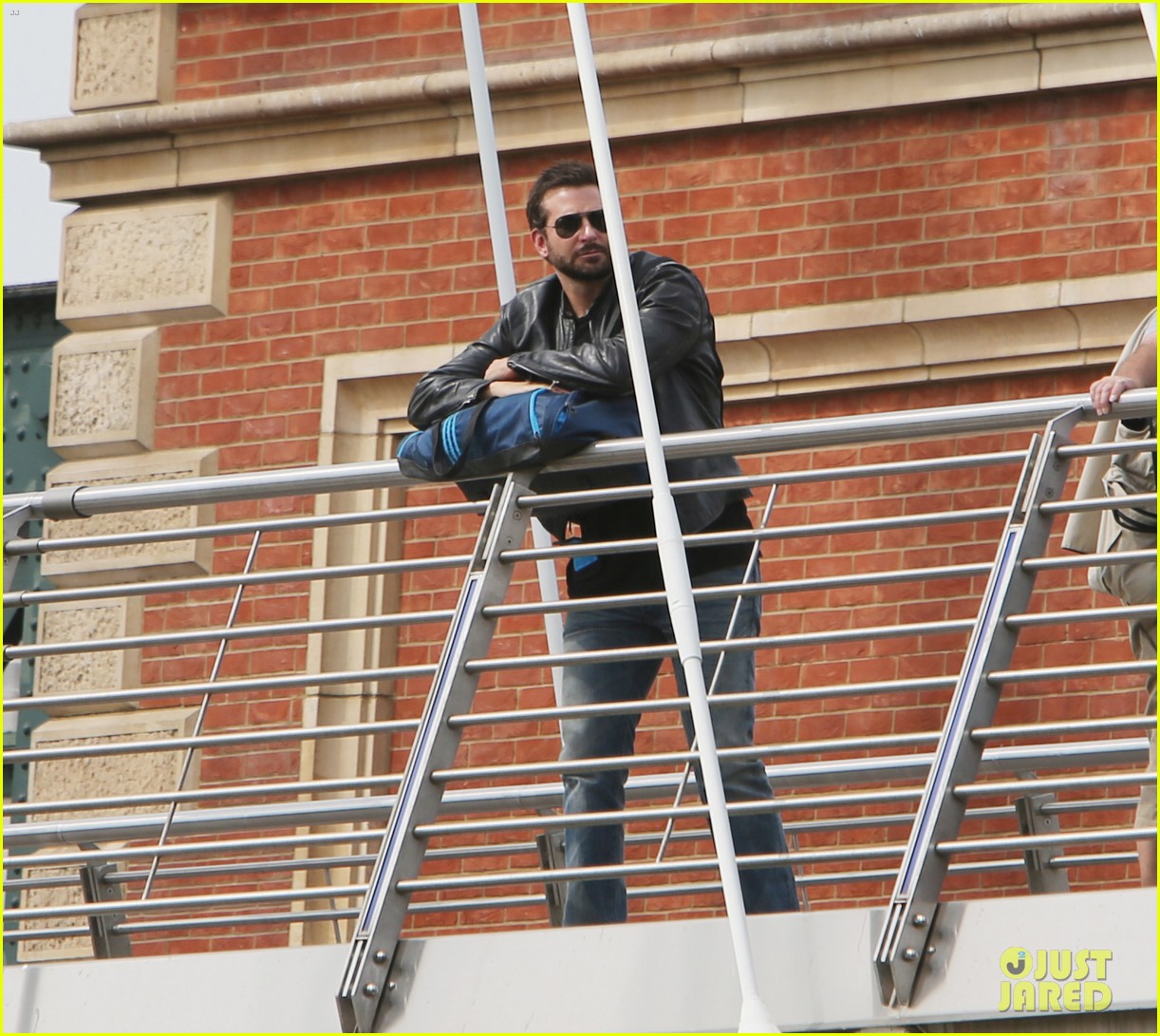 Bradley Cooper Flipped Burgers at Burger King This Week Photo 3168226