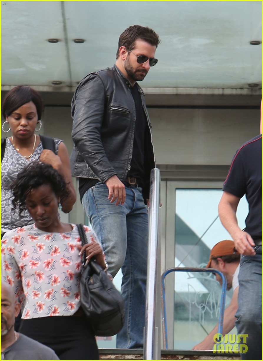 Bradley Cooper Flipped Burgers at Burger King This Week Photo 3168229