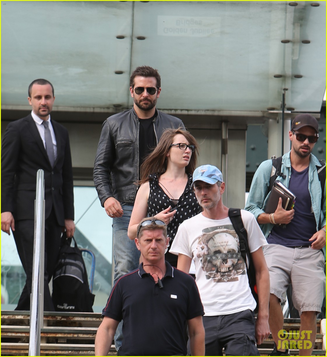 Bradley Cooper Flipped Burgers at Burger King This Week Photo 3168230