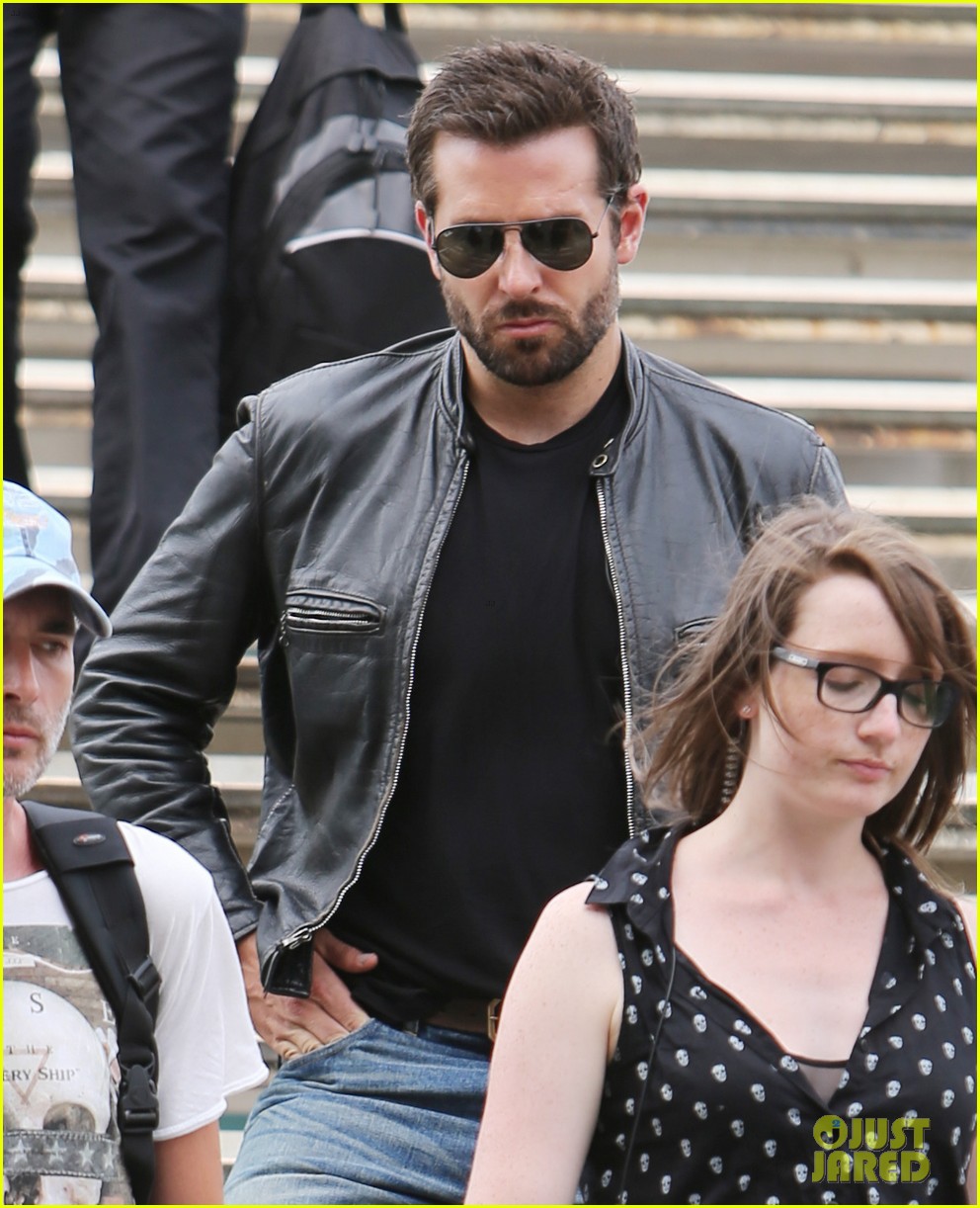 Bradley Cooper Flipped Burgers at Burger King This Week Photo 3168232