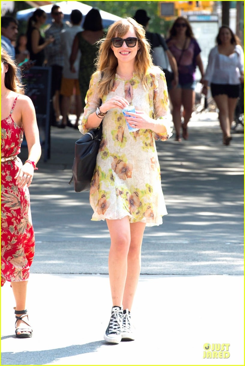 Dakota Johnson Compares 'Fifty Shades of Grey' Sex Scenes to Acrobatics!: Photo 3163938 Dakota