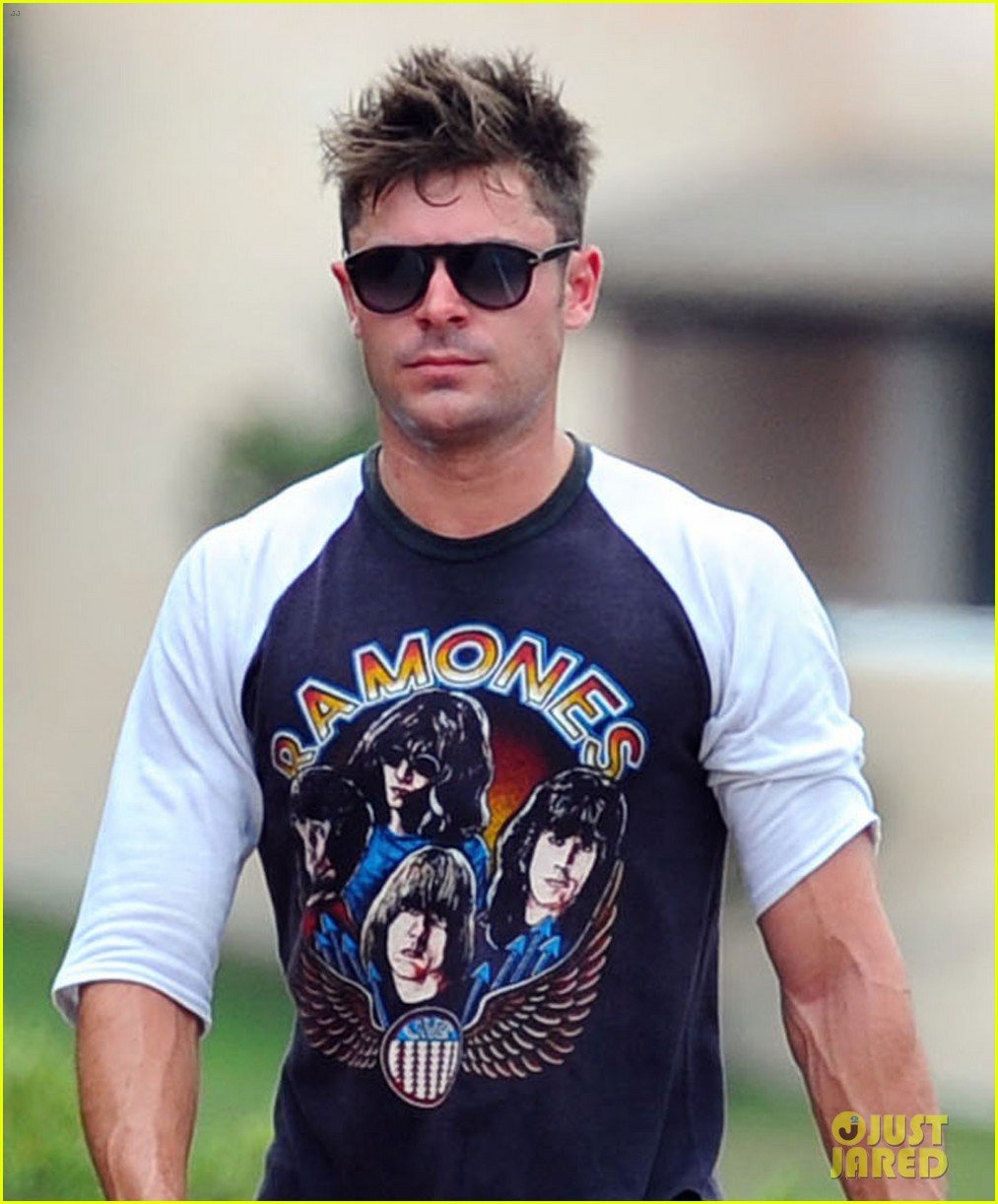 Zac Efron Works on His Fitness with Gianluca Vacchi in Sardinia! Photo