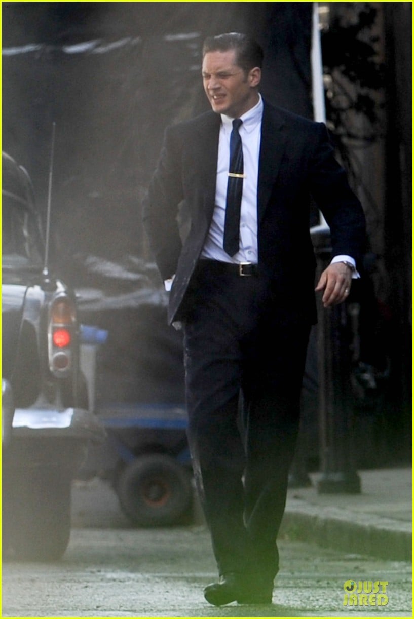 Tom Hardy Is the Handsome 'Legend' in a Suit: Photo 3152820 | Tom Hardy  Pictures | Just Jared