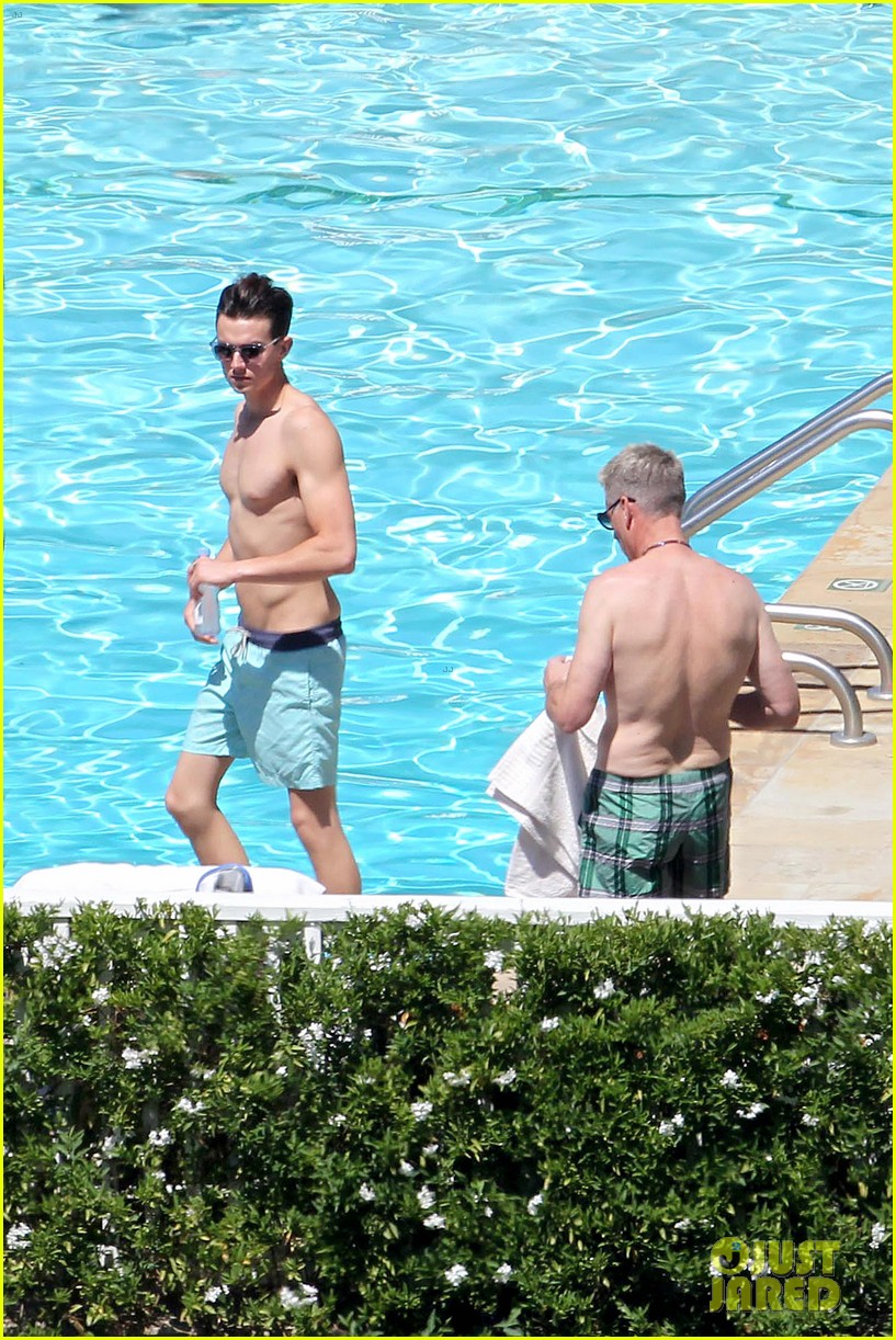 Joe Simpson Hits the Pool with Model Jonathan Keith During Jessica's