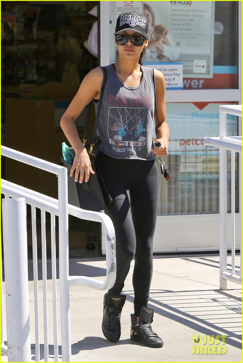 Naya Rivera Makes Fourth of July Weekend Petco Run Photo 3151101
