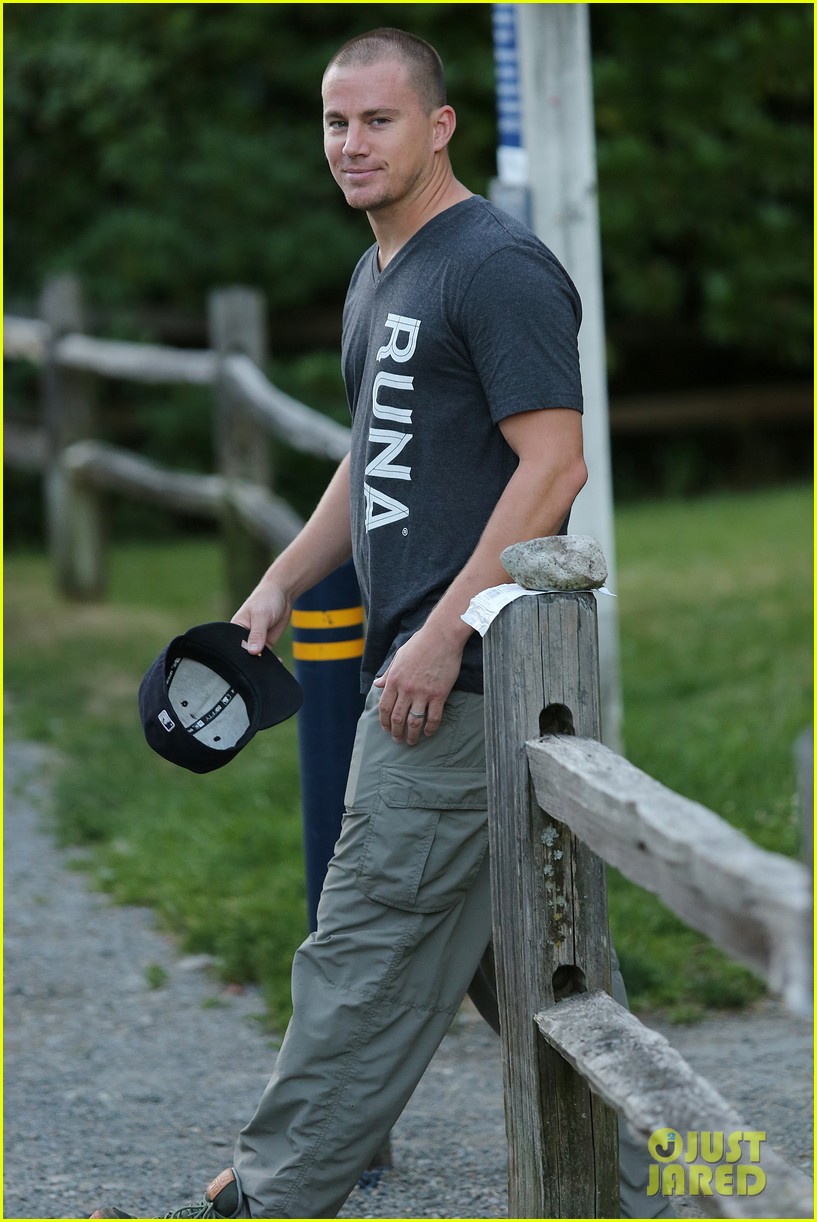 Channing Tatum Shaves His Head & Still Looks Incredibly Hot Photo