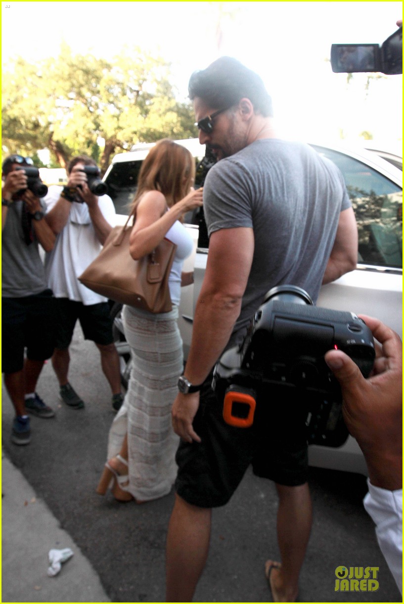 Sofia Vergara & Joe Manganiello Are the Hottest Couple in Miami Photo