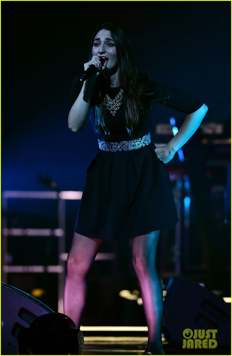Sara Bareilles Wows the Crowd at Final 'Little Black Dress' Show Photo