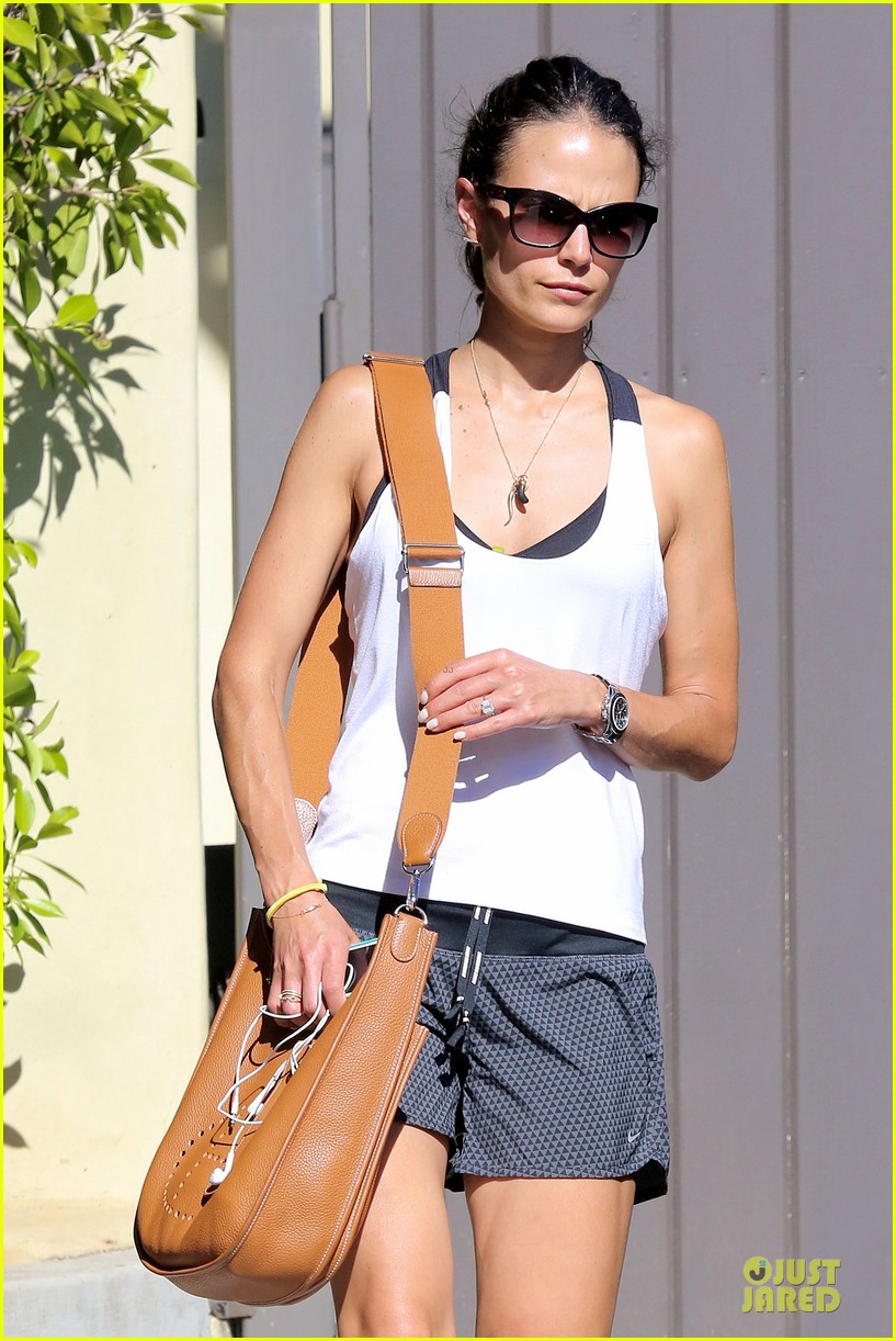 Photo: jordana brewster gets heart pumping before dallas returns 02