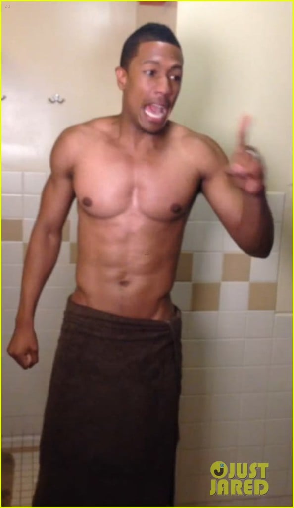 Nick Cannon Goes Naked (in a Towel) for Ice Bucket Challenge: Photo #318024...