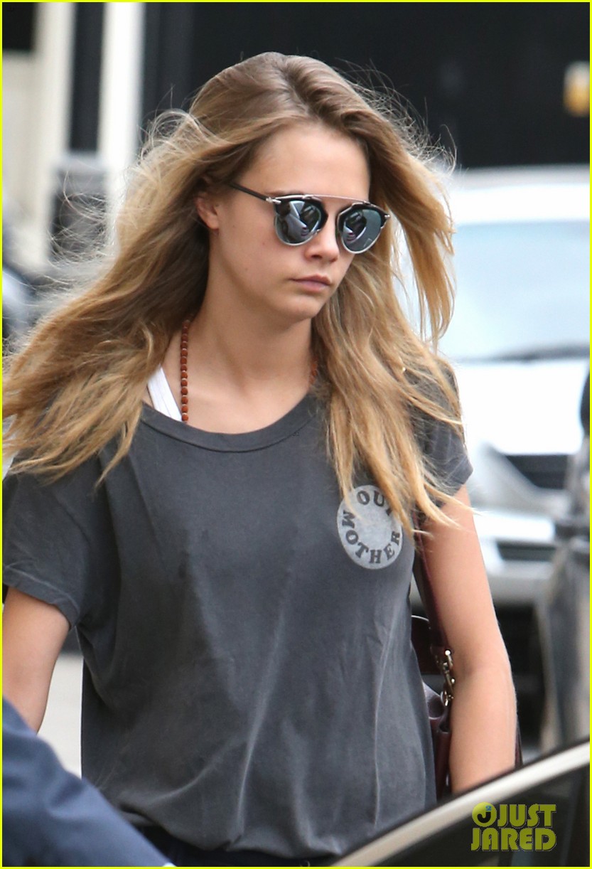 Cara Delevingne Gets Drenched While Completing the ALS Ice Bucket