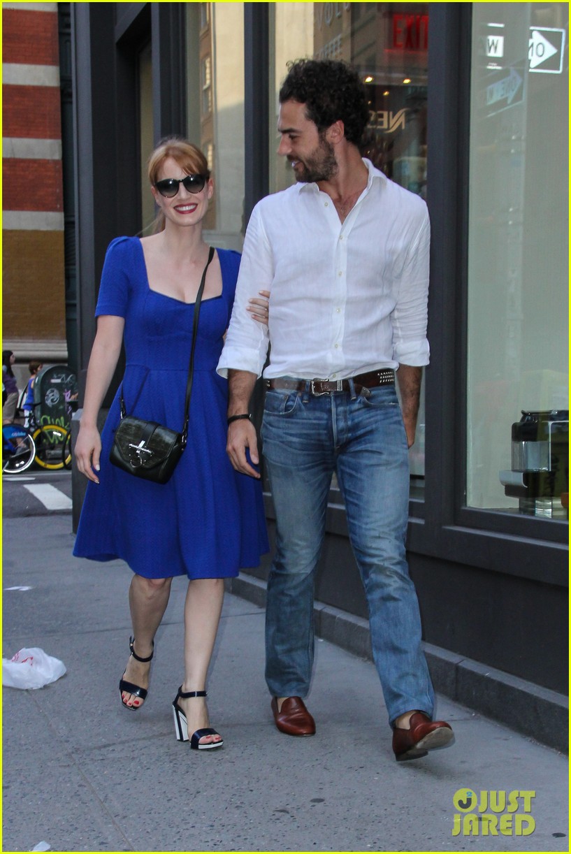 Jessica Chastain Stays Close to Boyfriend After California Jessica Chastain Stays Close to Boyfriend After California