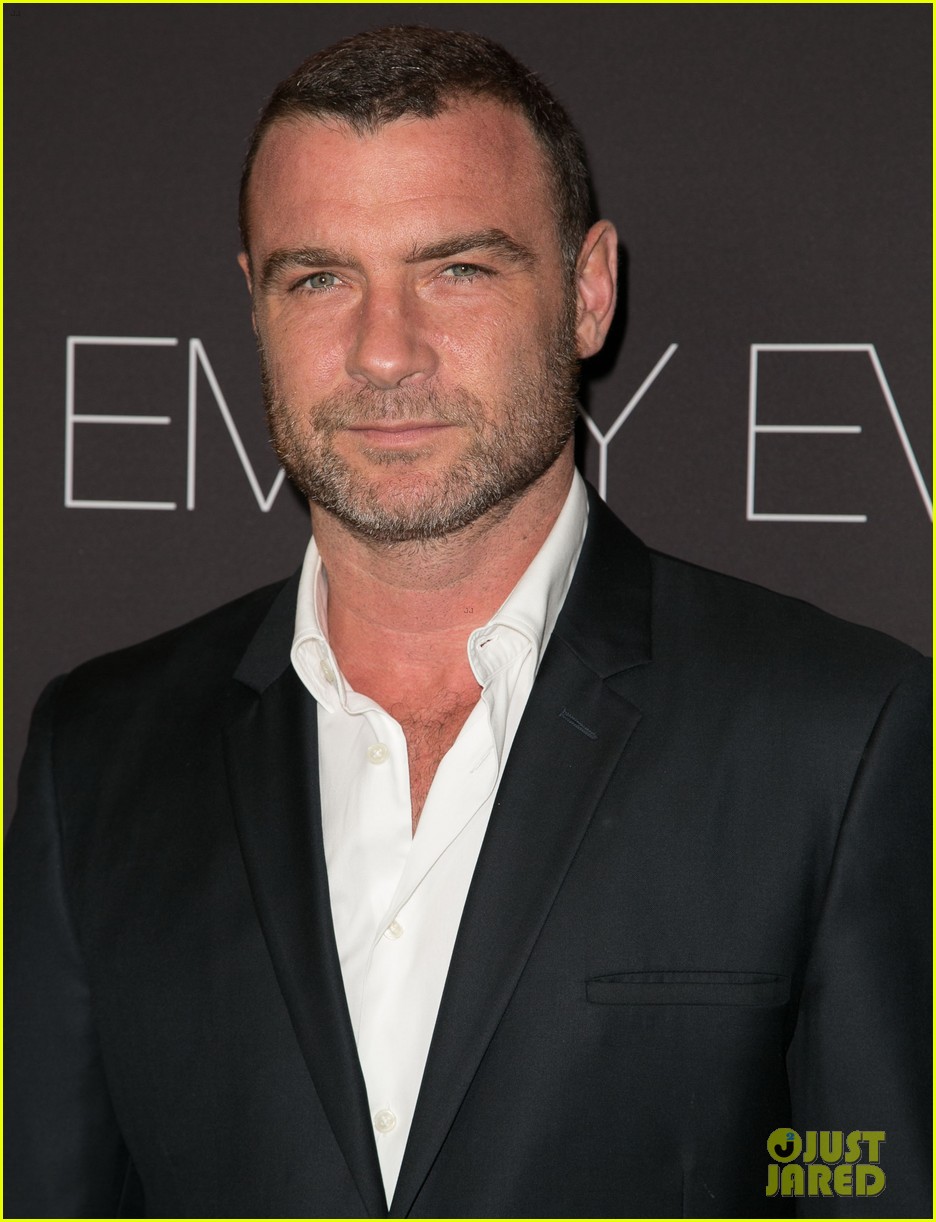 Claire Danes & Hugh Dancy Are a Super Cute Couple at Showtime's Emmy