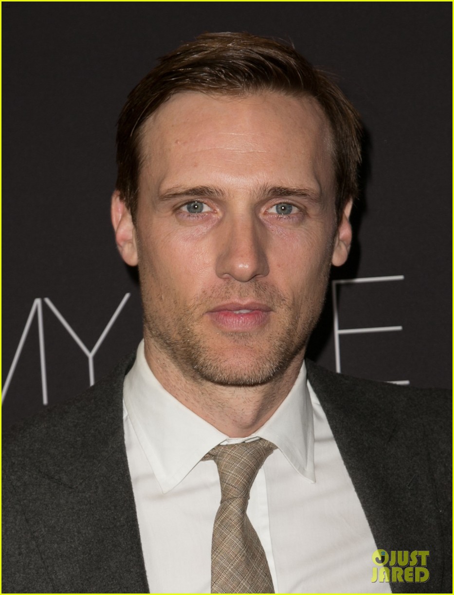 Claire Danes & Hugh Dancy Are a Super Cute Couple at Showtime's Emmy