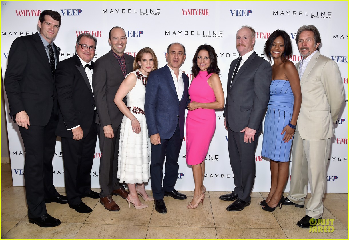 Julia LouisDreyfus Is Feeling Hot Pink After Completing Ice Bucket Challenge Photo 3181481