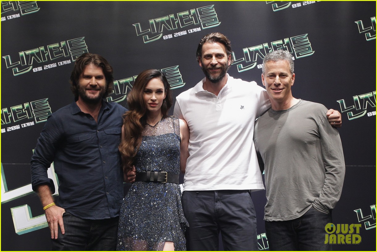 Megan Fox Throws First Pitch at Seoul Baseball Game Before More 'TMNT