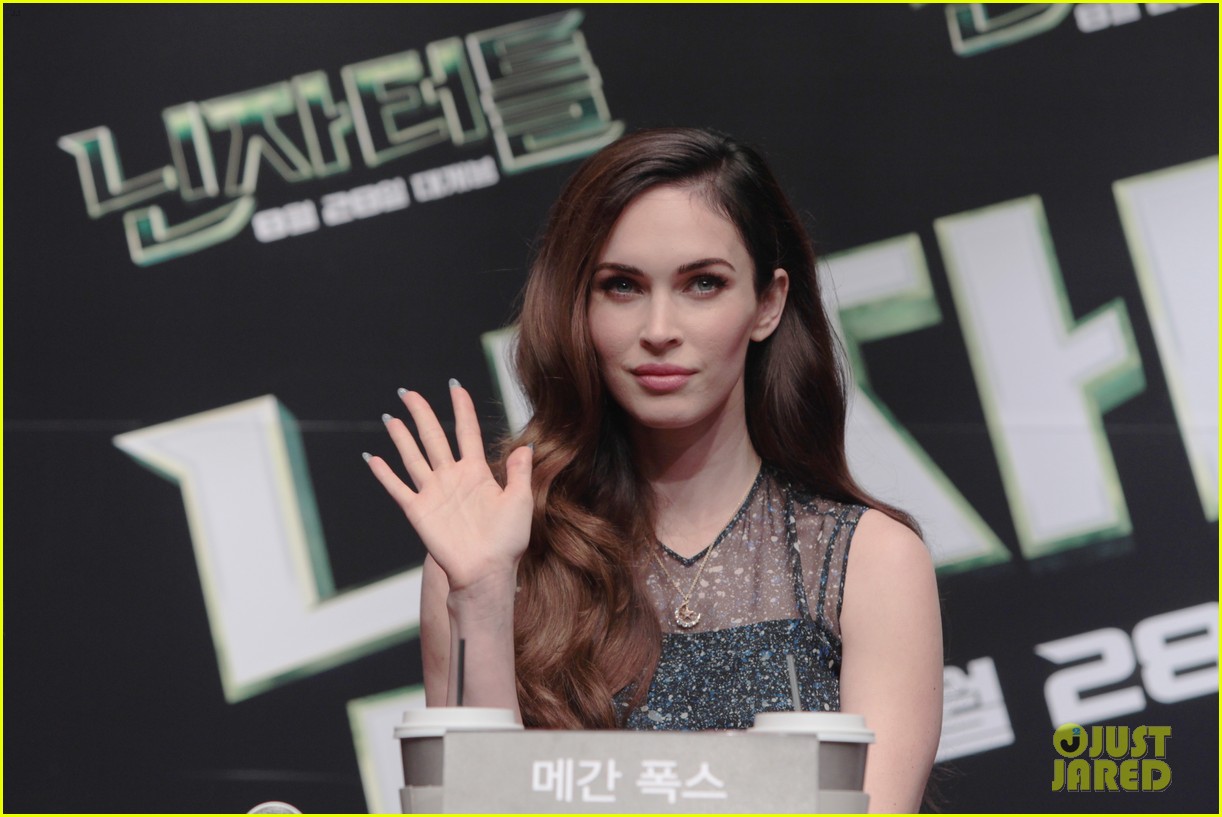 Megan Fox Throws First Pitch at Seoul Baseball Game Before More 'TMNT