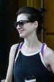 anne hathaway coffee run filming the intern 02