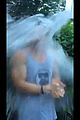chris hemsworth takes on the ice bucket challenge 03