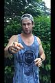 chris hemsworth takes on the ice bucket challenge 05