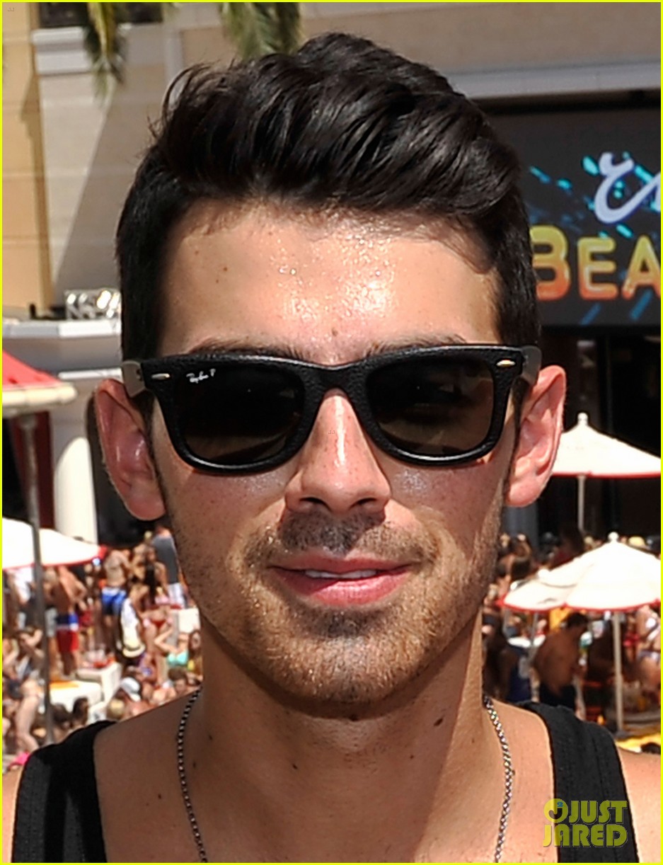 Joe Jonas Celebrates His 25th Birthday Party with Brother Nick! Photo
