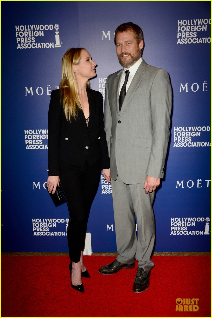 Kerry Washington Is Strapless & Pink at HFPA Grants Banquet: Photo