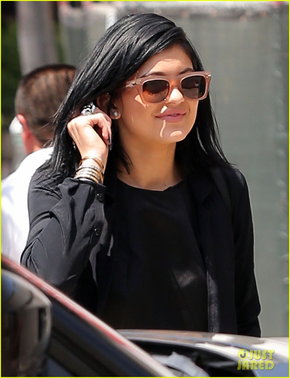 Kylie Jenner Lunches at Urth Caffe After Minor Car Accident Photo