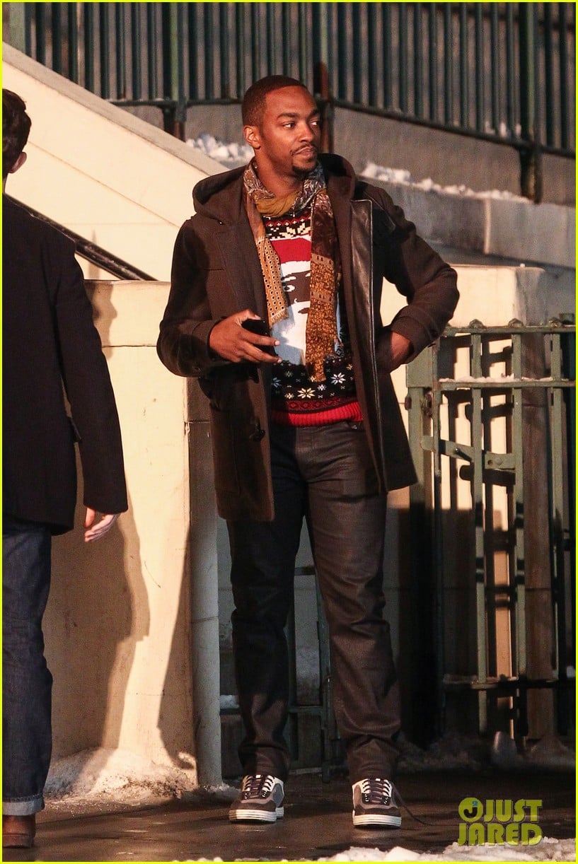 Photo joseph gordon levitt anthony mackie seth rogen christmas movie