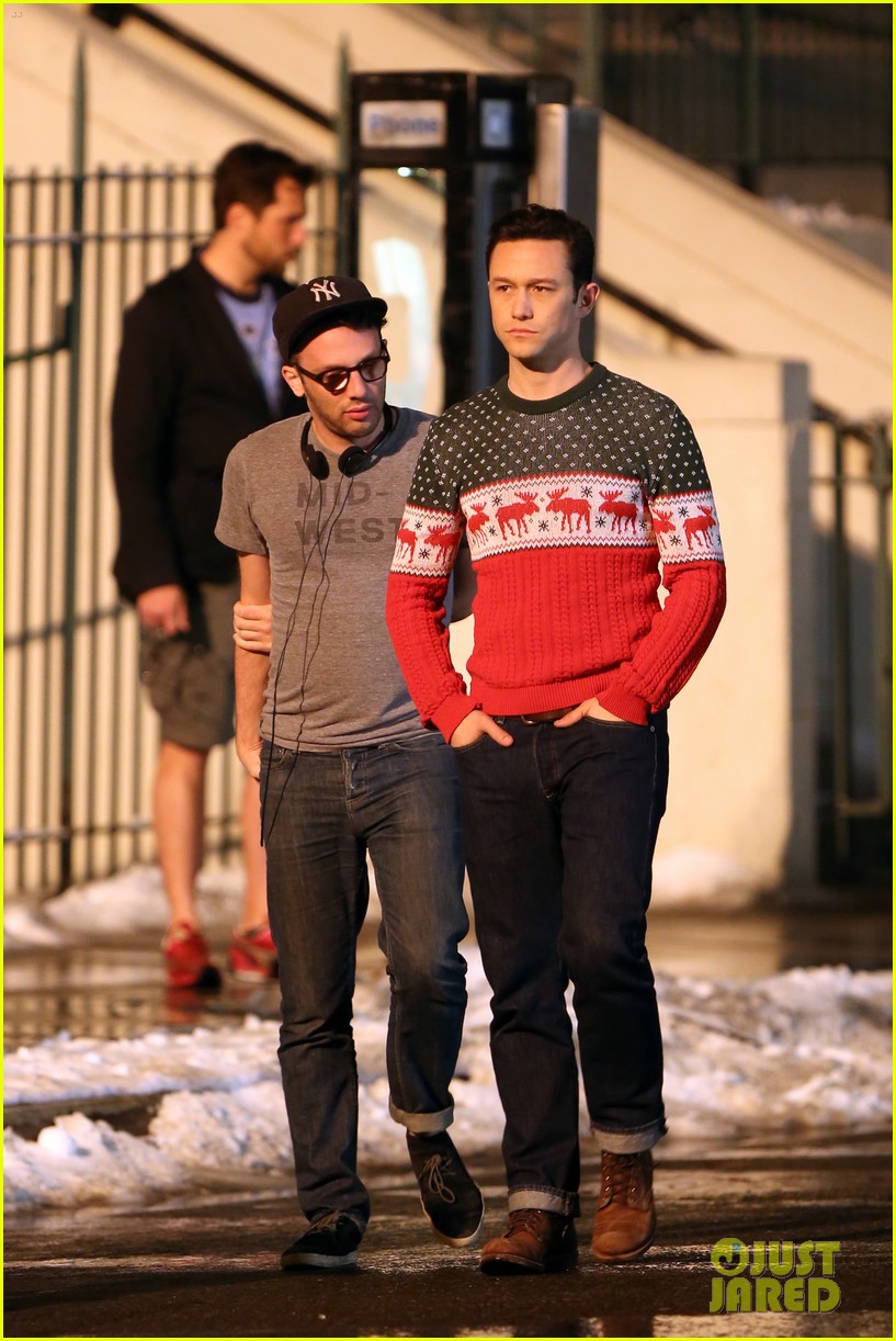 Joseph GordonLevitt & Seth Rogen Are Filming a Christmas Movie