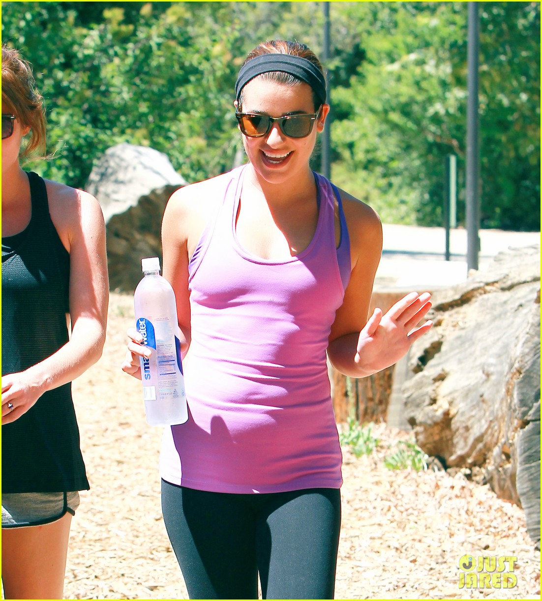 Lea Michele Gets Some Breakfast Help From Paltrow! Photo