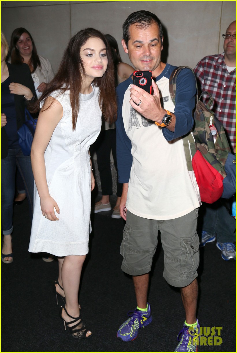 Odeya Rush Talks About Working with Meryl Streep in 'The Giver' During