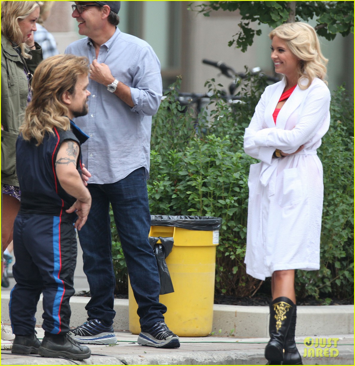 Josh Gad, Peter Dinklage & Ashley Benson Have The Ultimate Cosplay on