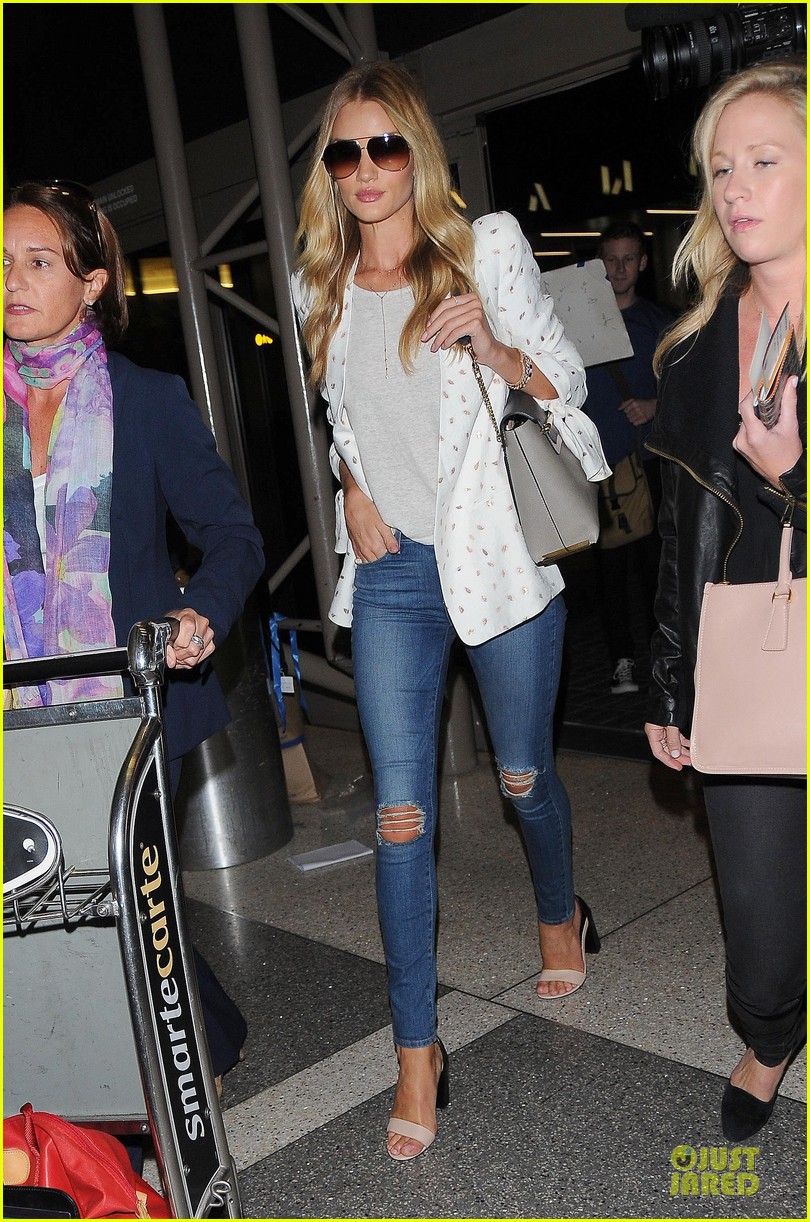 Rosie HuntingtonWhiteley Sports Underwear For Ice Bucket Challenge