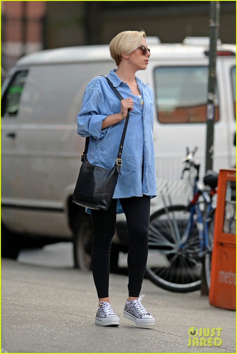 Scarlett Johansson Indulges in Ice Cream Pregnancy Craving with Fiance