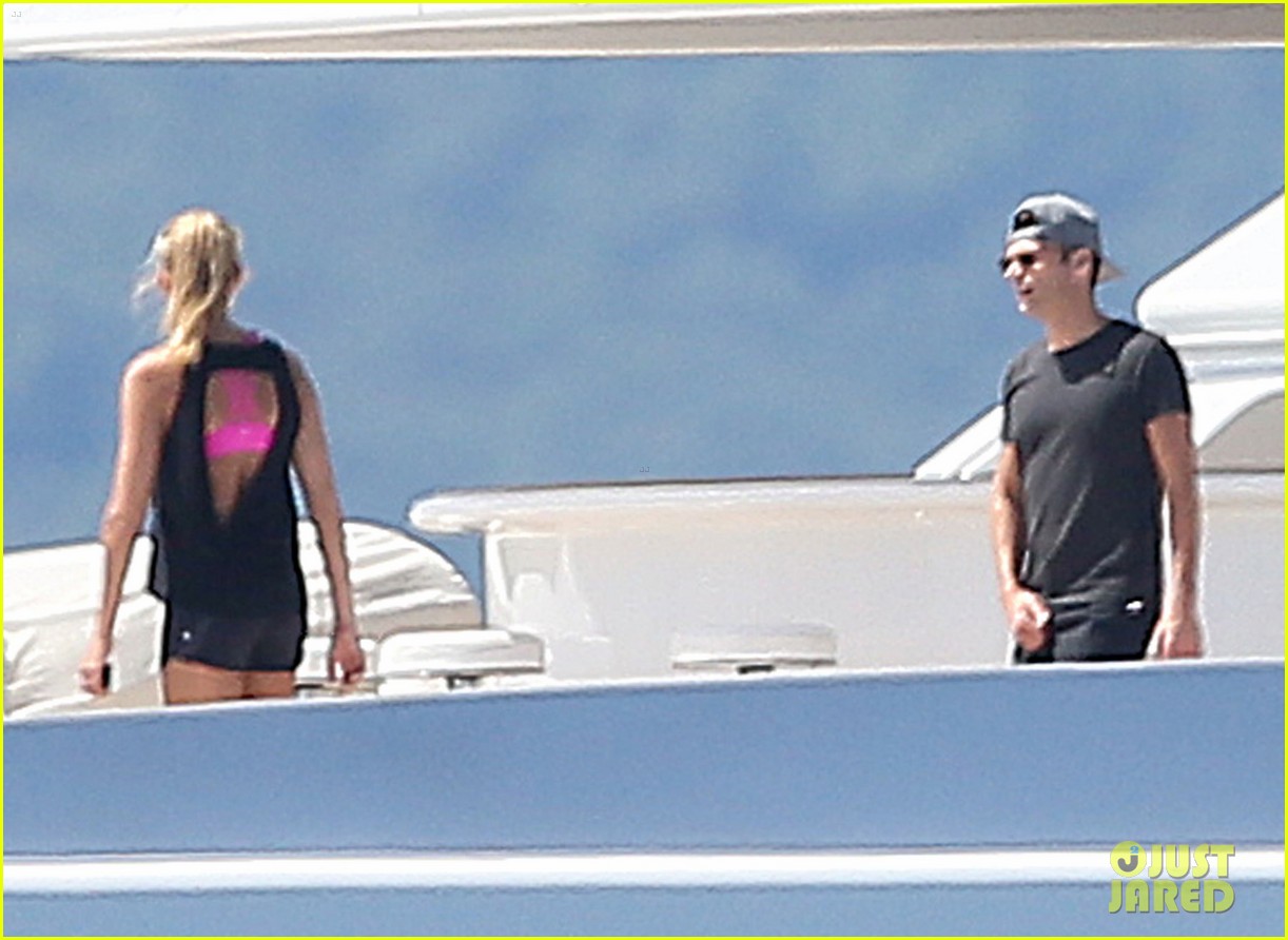 Ryan Seacrest Goes Shirtless on Yacht with Bikini-Clad Girlfriend ...