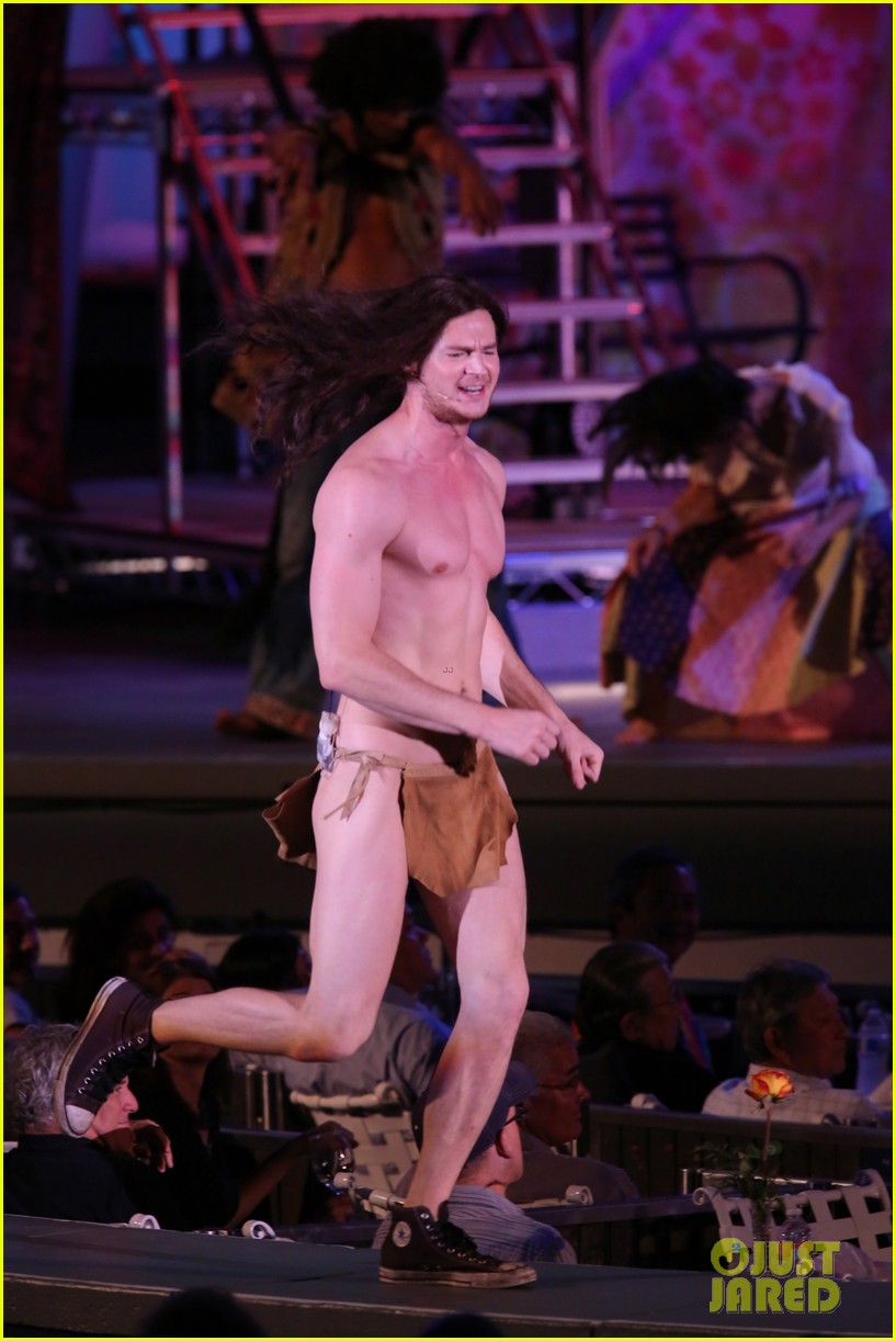 Benjamin Walker Went Practically Naked in 'Hair' at the Hollywood Bowl!:  Photo 3170275 | Benjamin Walker, Shirtless Pictures | Just Jared
