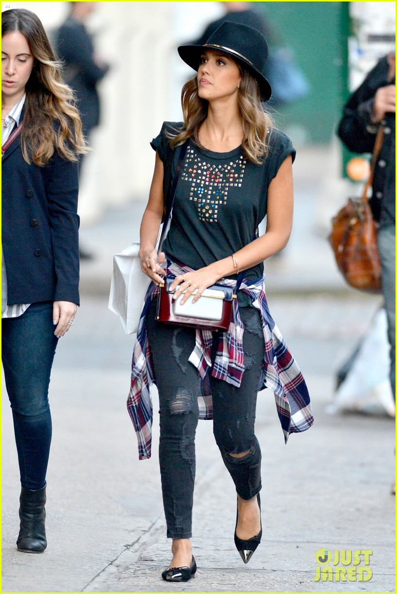 Jessica Alba Is Stoked To See Gwen Stefani Perform at Global Citizen