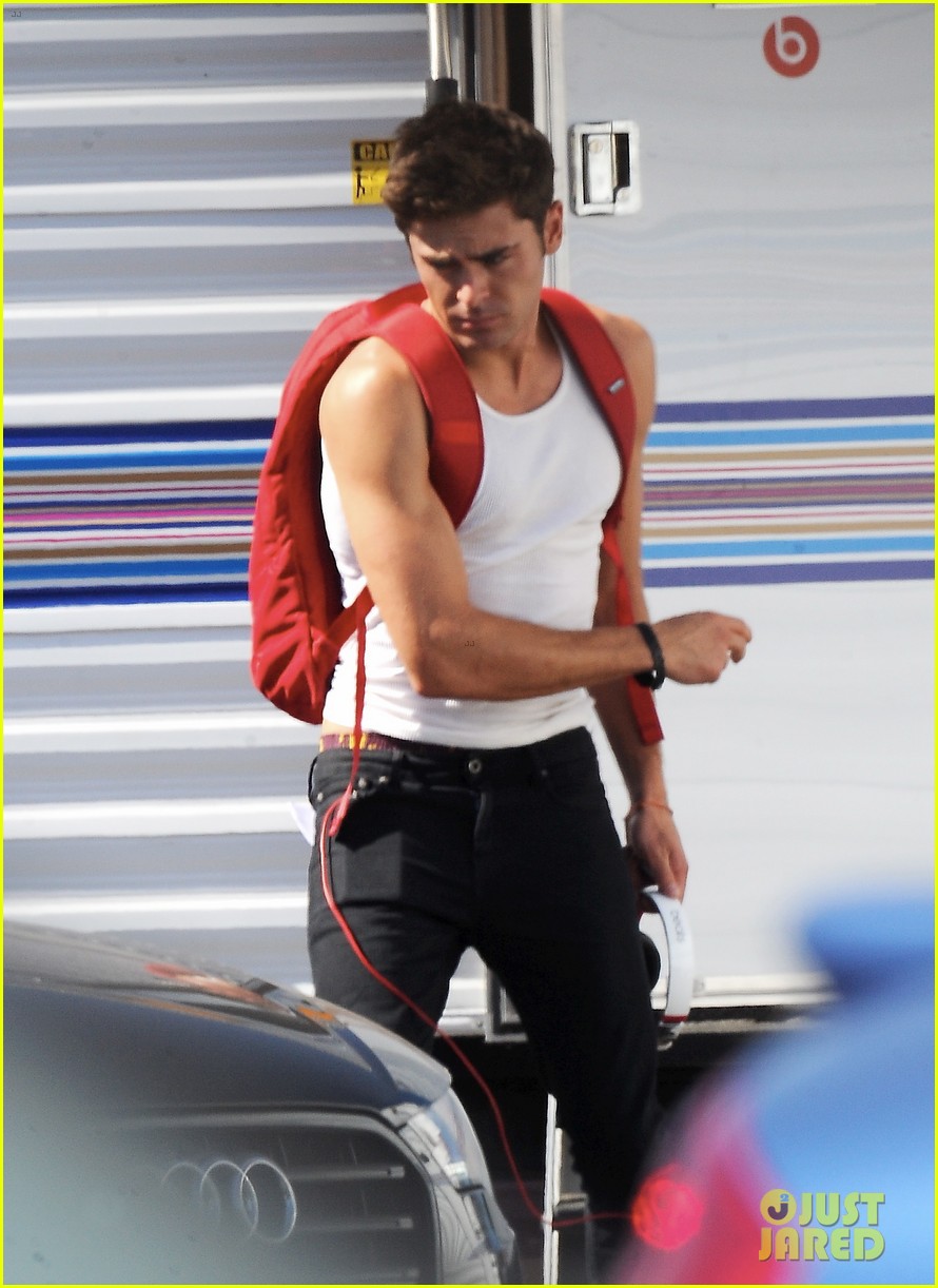 Zac Efron Thanks Fans For Helping Him Raise 165,000 For Make A Wish