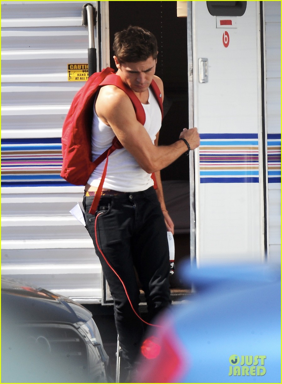 Zac Efron Thanks Fans For Helping Him Raise 165,000 For Make A Wish