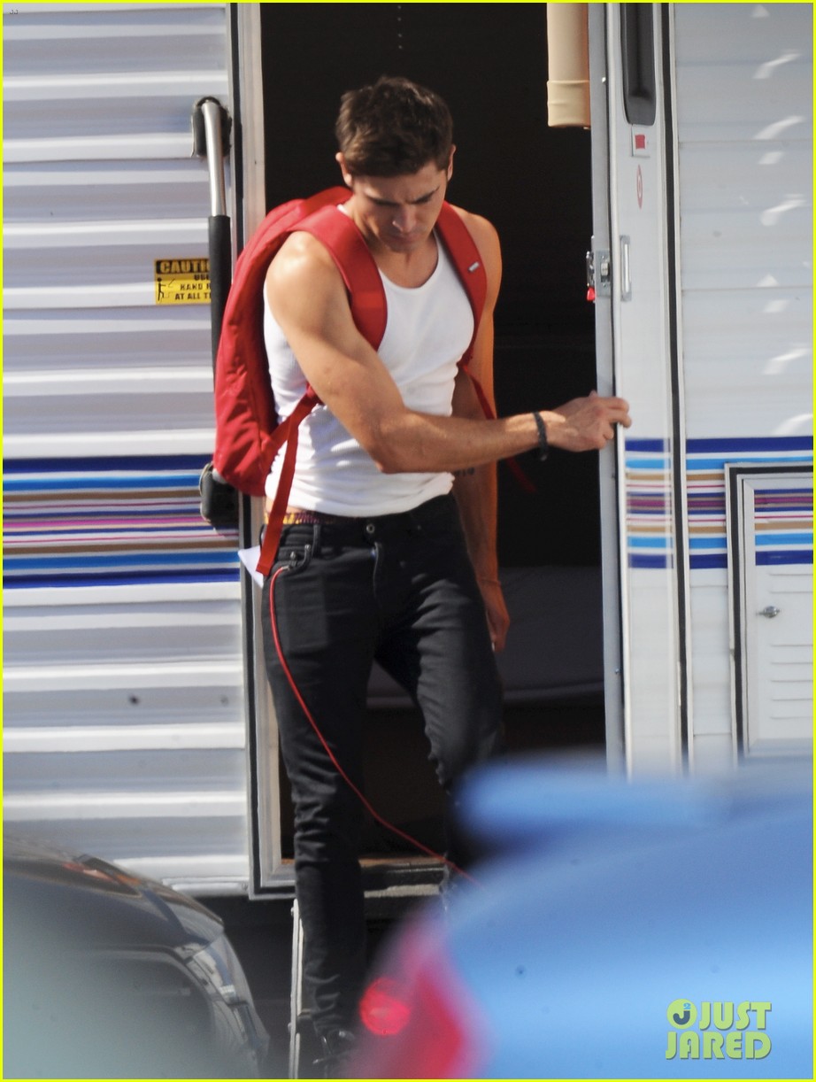 Zac Efron Thanks Fans For Helping Him Raise 165,000 For Make A Wish