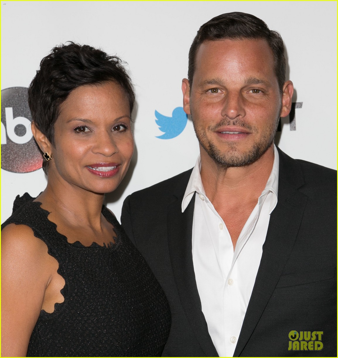 Ellen Pompeo & 'Grey's Anatomy' Cast Celebrate Creator Shonda Rhimes at